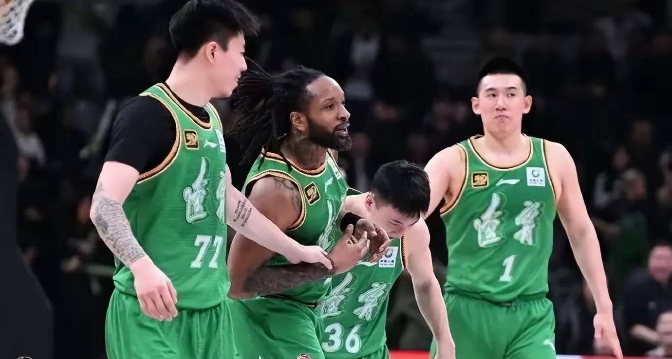 湖人队季后赛出局，主帅宣布引咎辞职，中文出现.